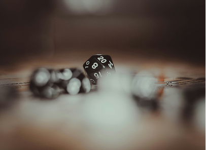 Dés de jeu de rôle, stratégie de gamification et marketing
